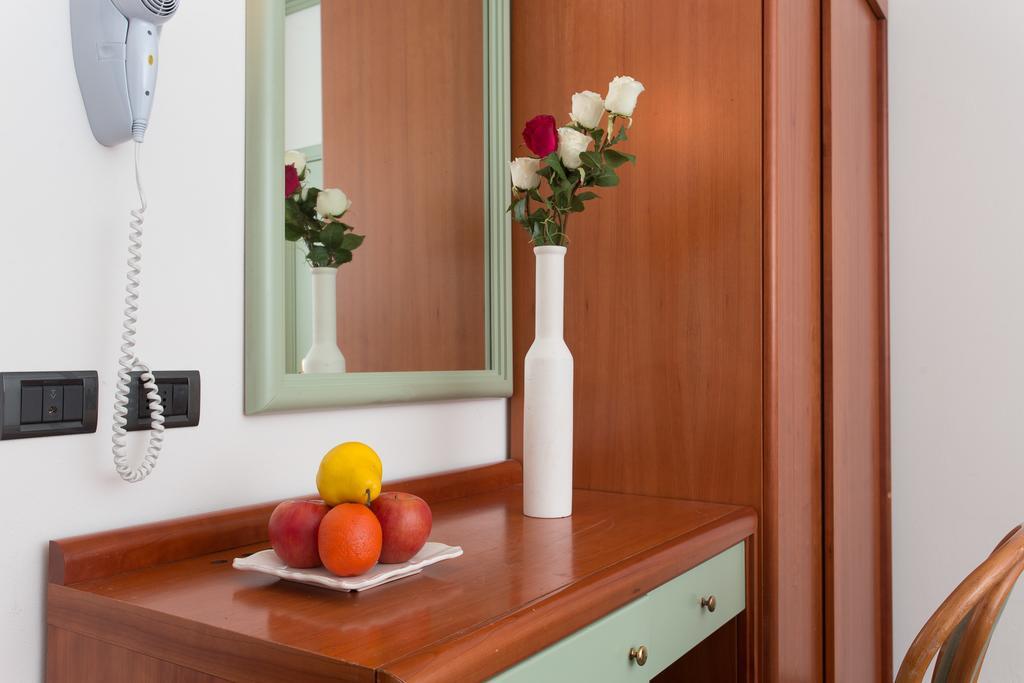 Hotel Zeus Cesenatico Quarto foto